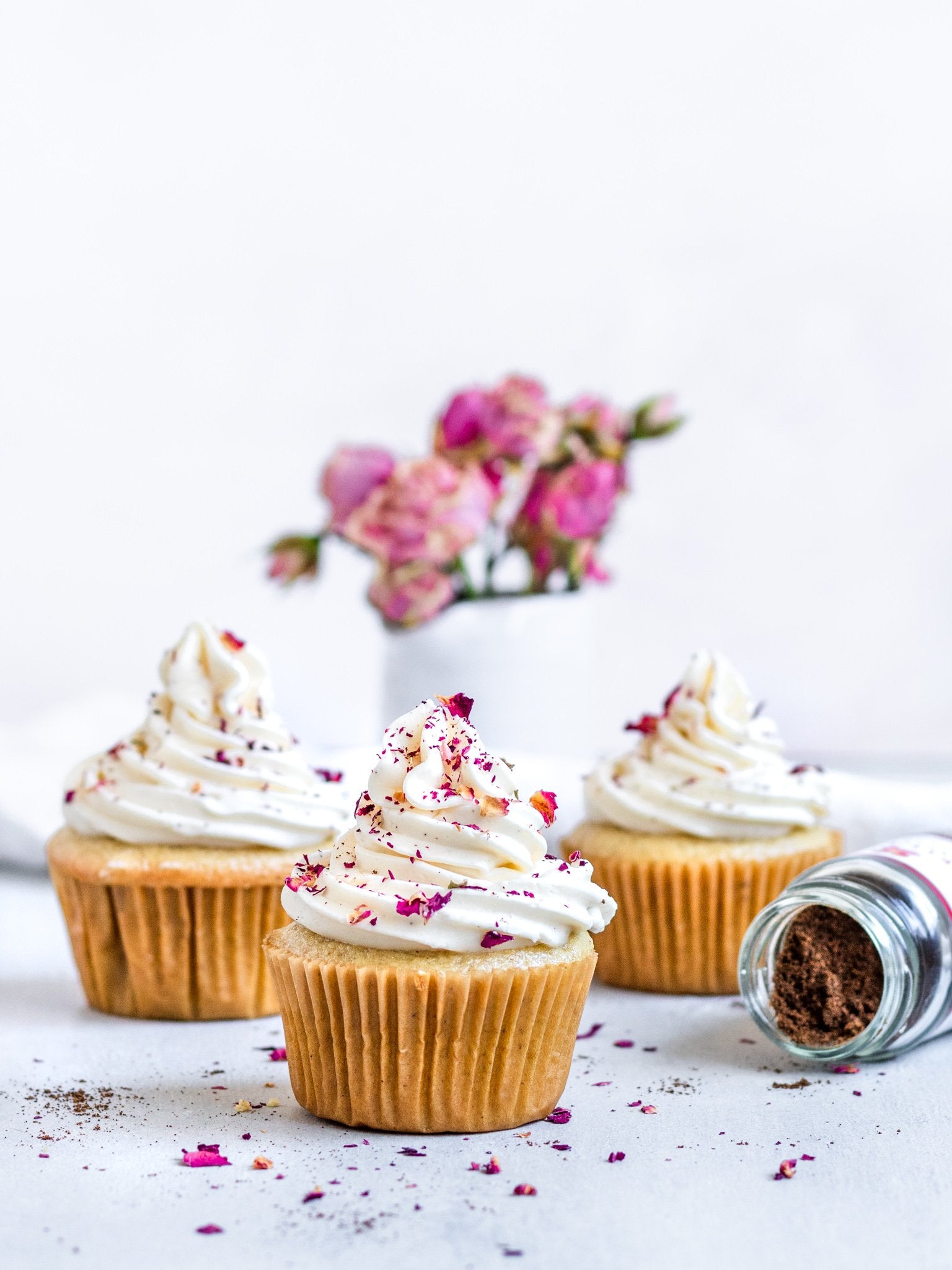 Petals cupcake deals